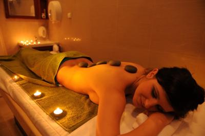wellness im Hotel Feiden - Entspannung und Beauty-Angebote wie hot-stone Massage