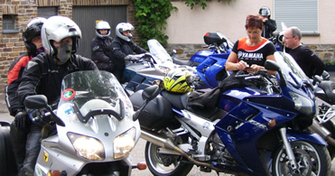 Service für Motorradfahrer:  Motorradtouren und Garage für Biker